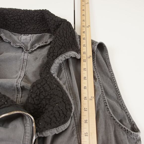 NSF Washed Gray Oversized Utility Vest Sherpa Lined Womens Sz M - Picture 4 of 8